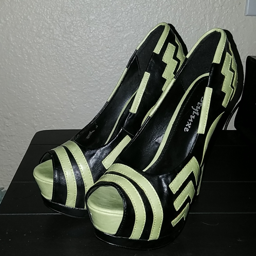 Styluxe lime green black platform heels Size 7 - Picture 2 of 5